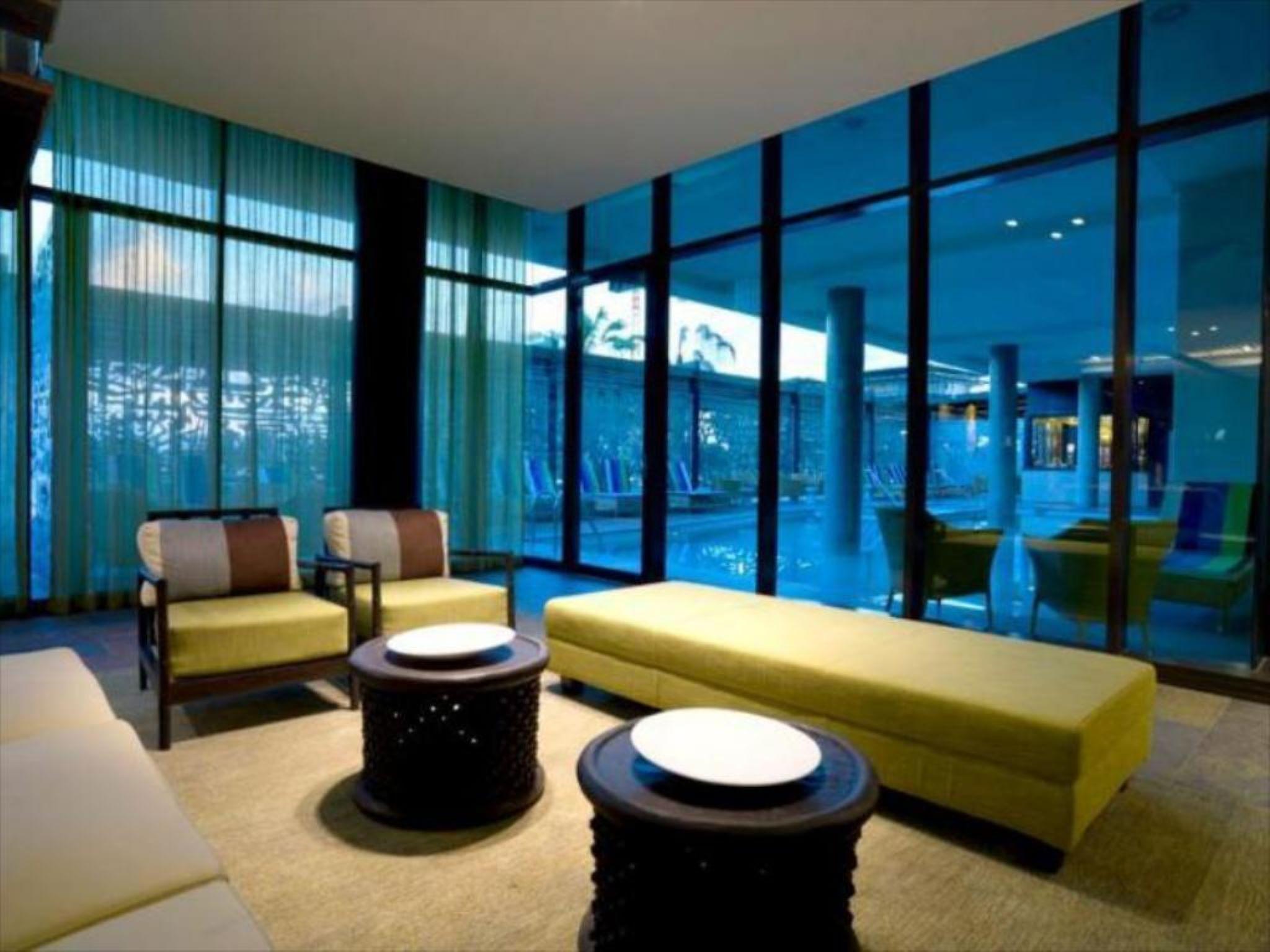 Adina Waterfront Aparthotel 4*