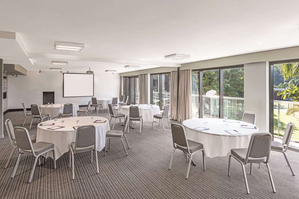 Aparthotel Adina Waterfront 4*