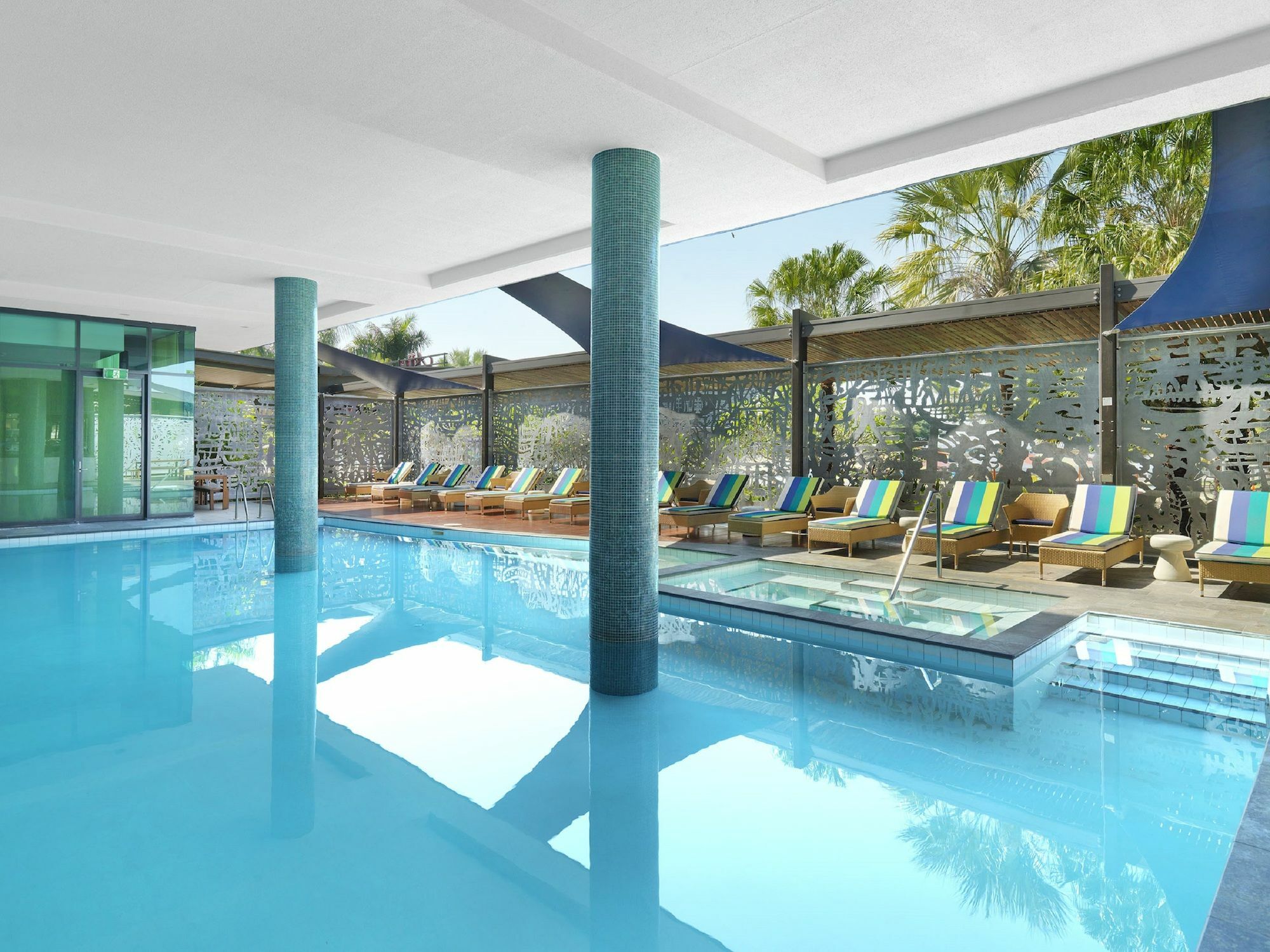 Adina Waterfront 4*